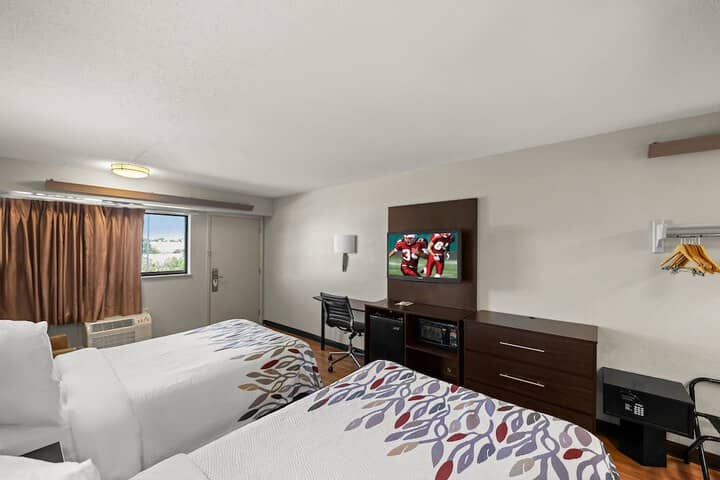 Room 8 of 34