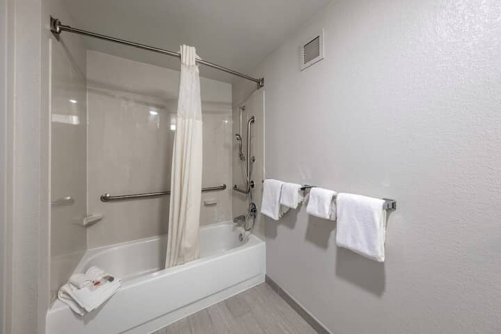 Room 30 of 41