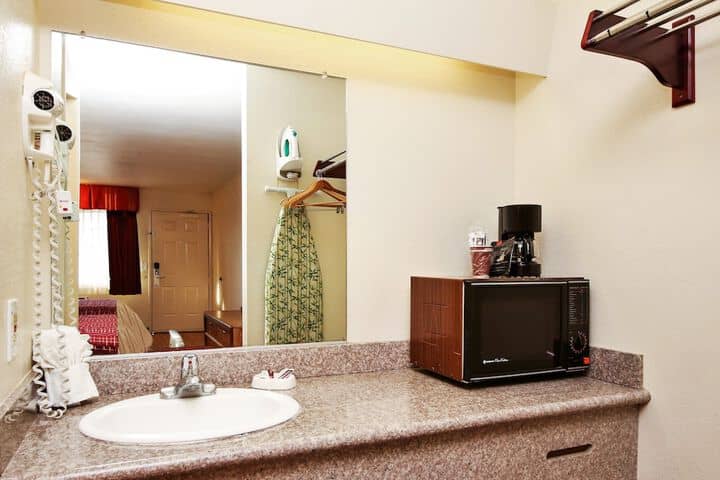 Room 15 of 23