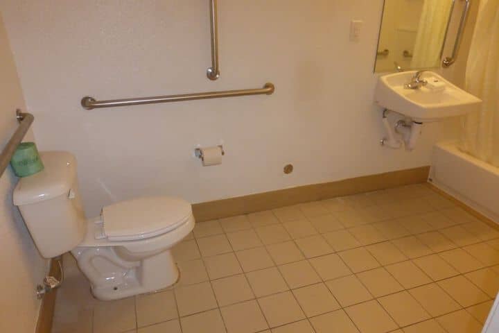 Room 11 of 16