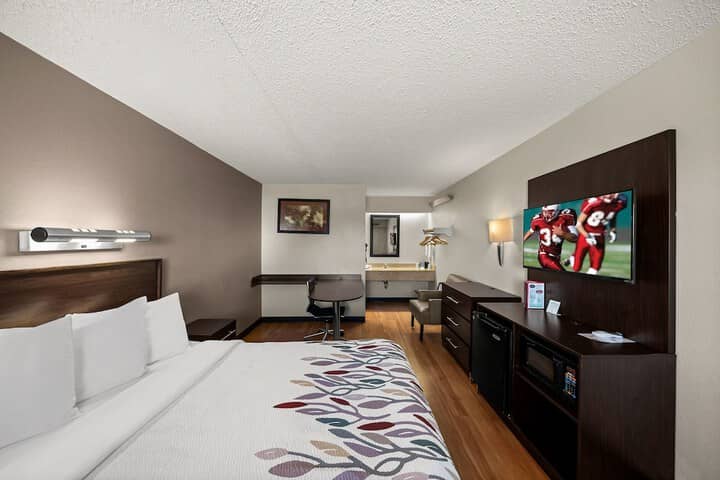 Room 17 of 34