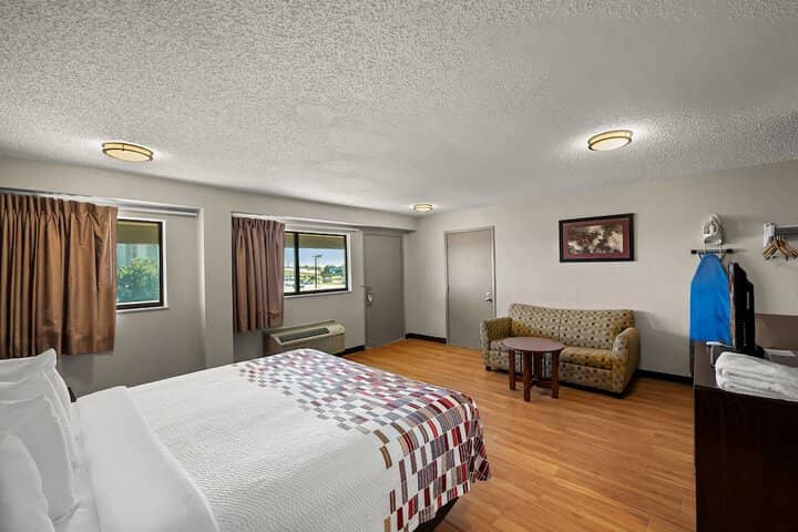 Room 11 of 34