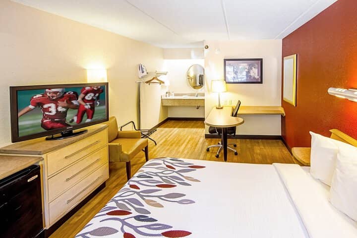 Room 11 of 24