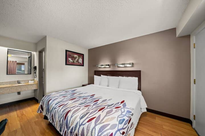 Room 5 of 34