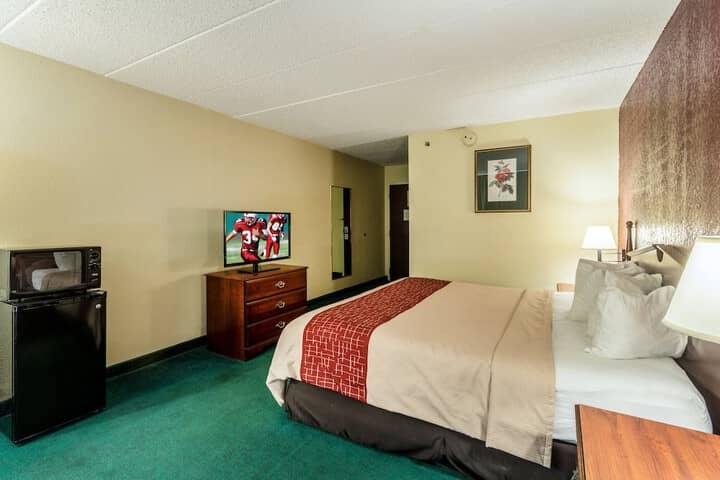 Room 11 of 34