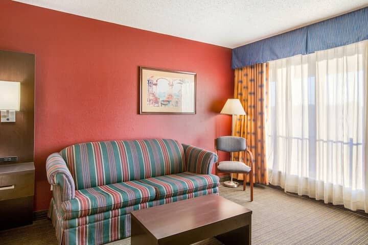 Room 11 of 24