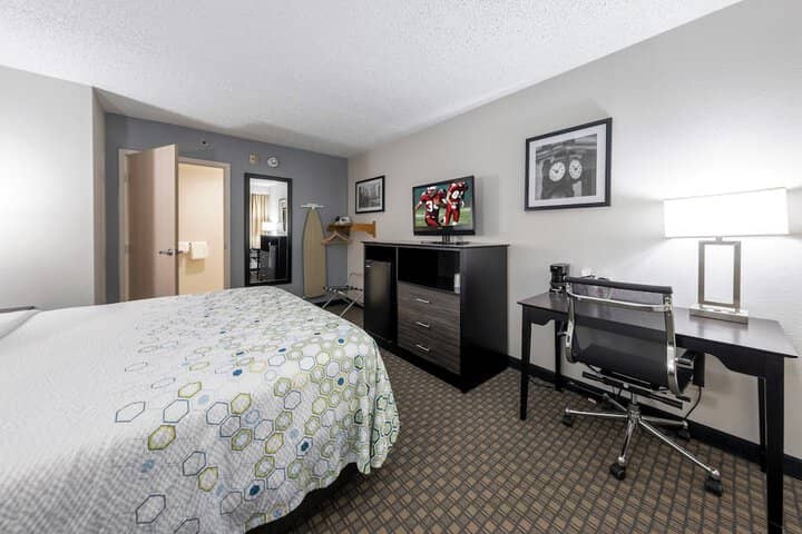 Room 10 of 41