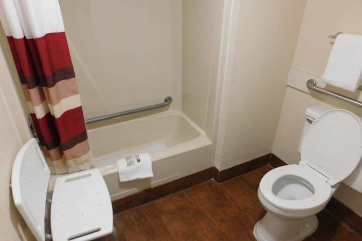 Room 15 of 18