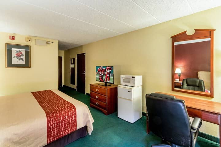 Room 5 of 34