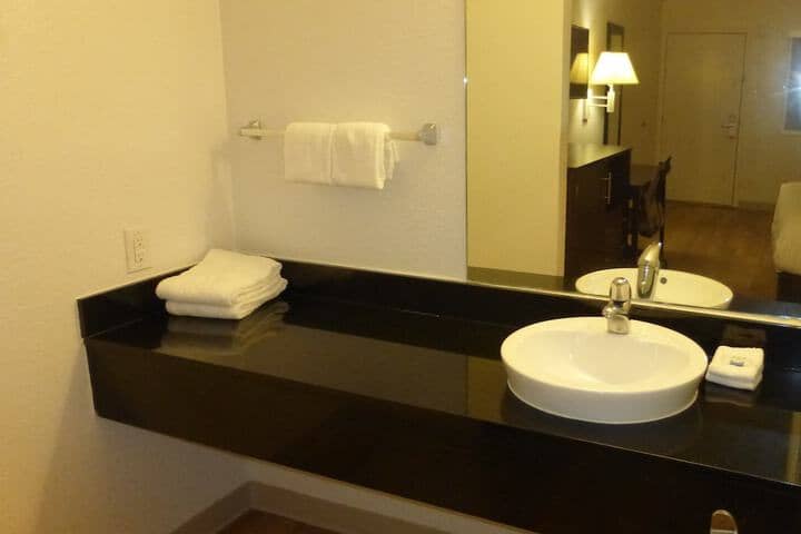 Room 12 of 16