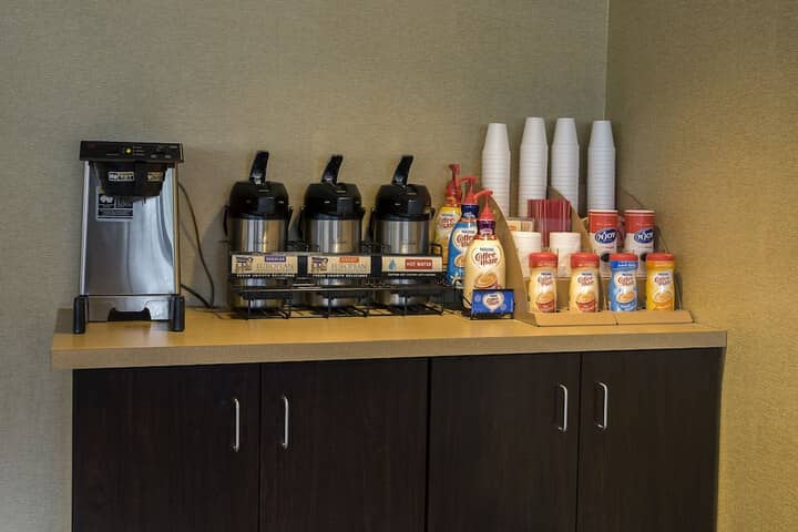 Breakfast/Coffee Service 22 of 24