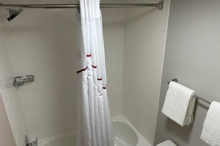 Room 16 of 18