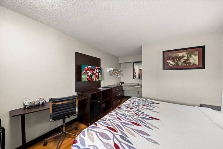 Room 13 of 34