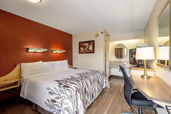 Room 10 of 25