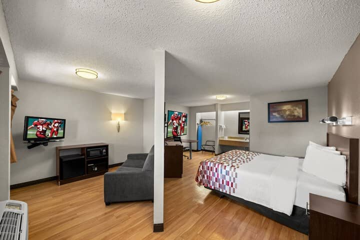 Room 10 of 34
