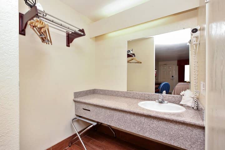 Room 14 of 23