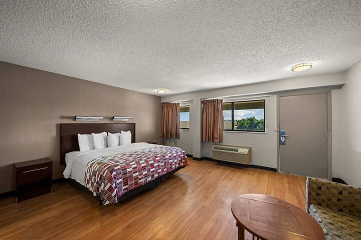 Room 6 of 34