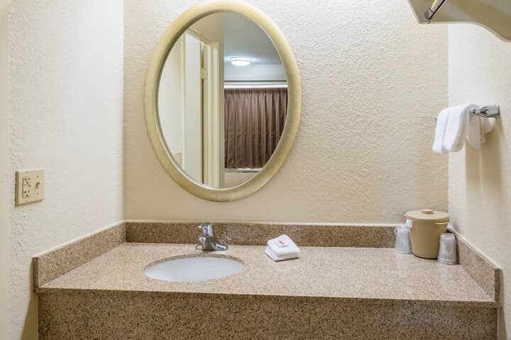 Room 21 of 25