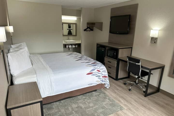 Room 12 of 18