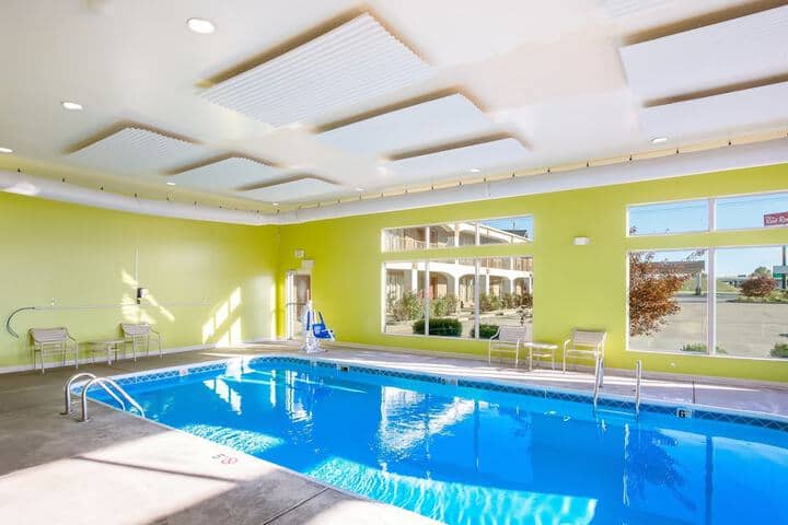 Pool 15 of 24