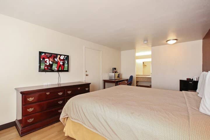 Room 9 of 23